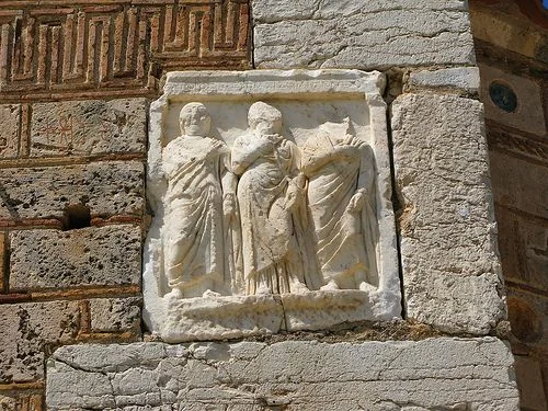 Historical example of spolia in architectural reuse